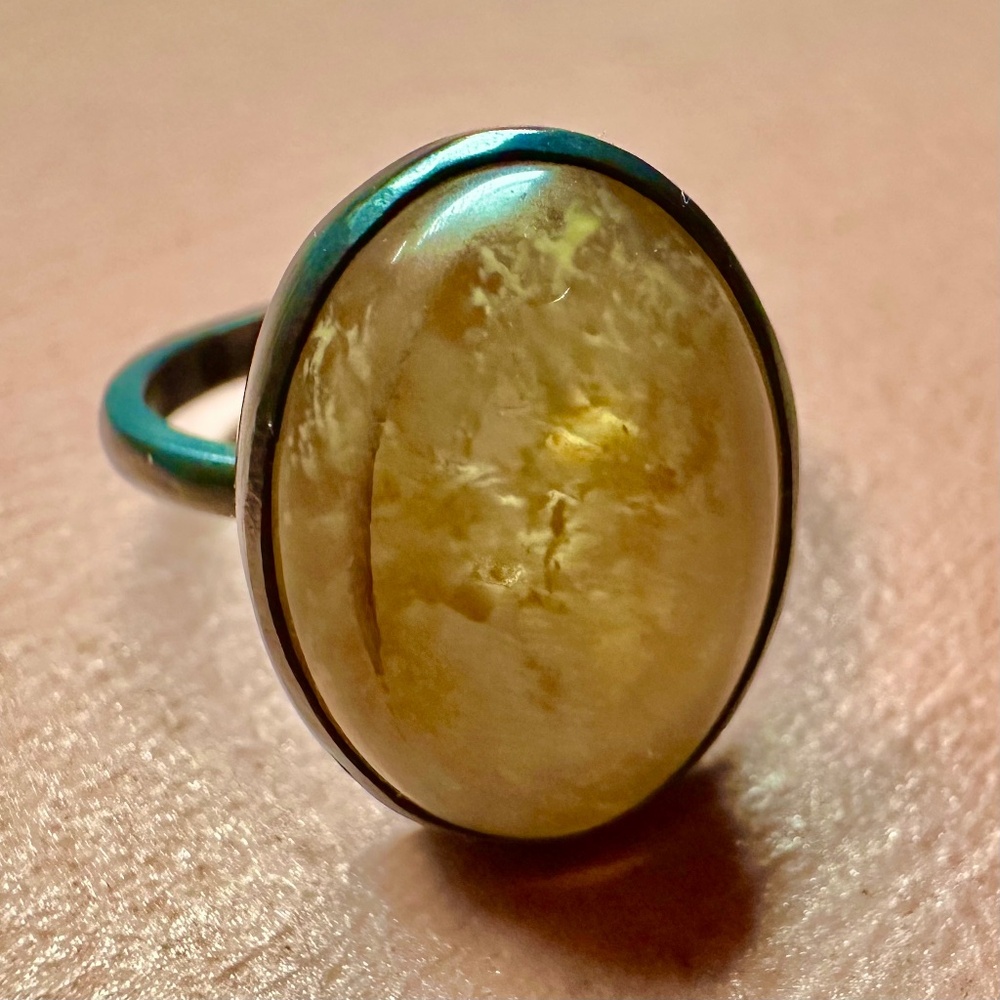 Yellow agate stone ring